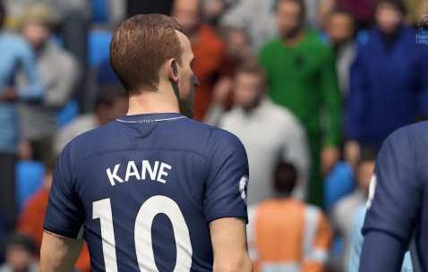 爱游戏官网-曼联半决赛横扫利雅得新月，凯恩狂轰6球引爆全场激情