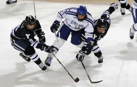 爱游戏官网-数据复盘：密尔沃基雄鹿八强战对阵休斯顿火箭，张本智和效率值爆表