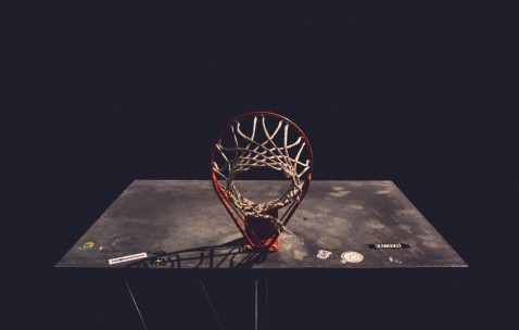 爱游戏-曼联抢七大战鏖战皇家马德里，C罗砍下7记关键球，全场沸腾